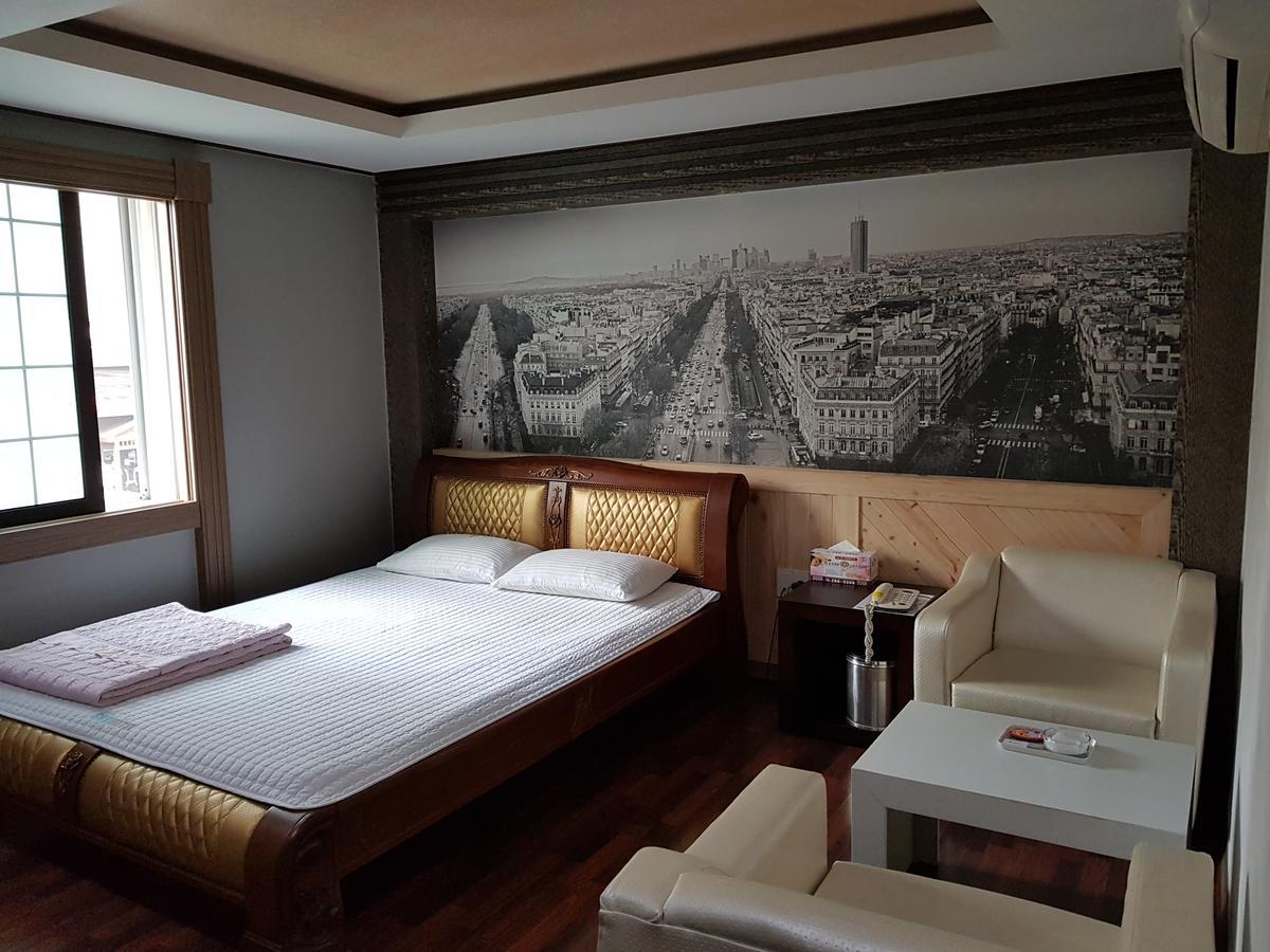 Sky Hotel Changwon Exterior photo